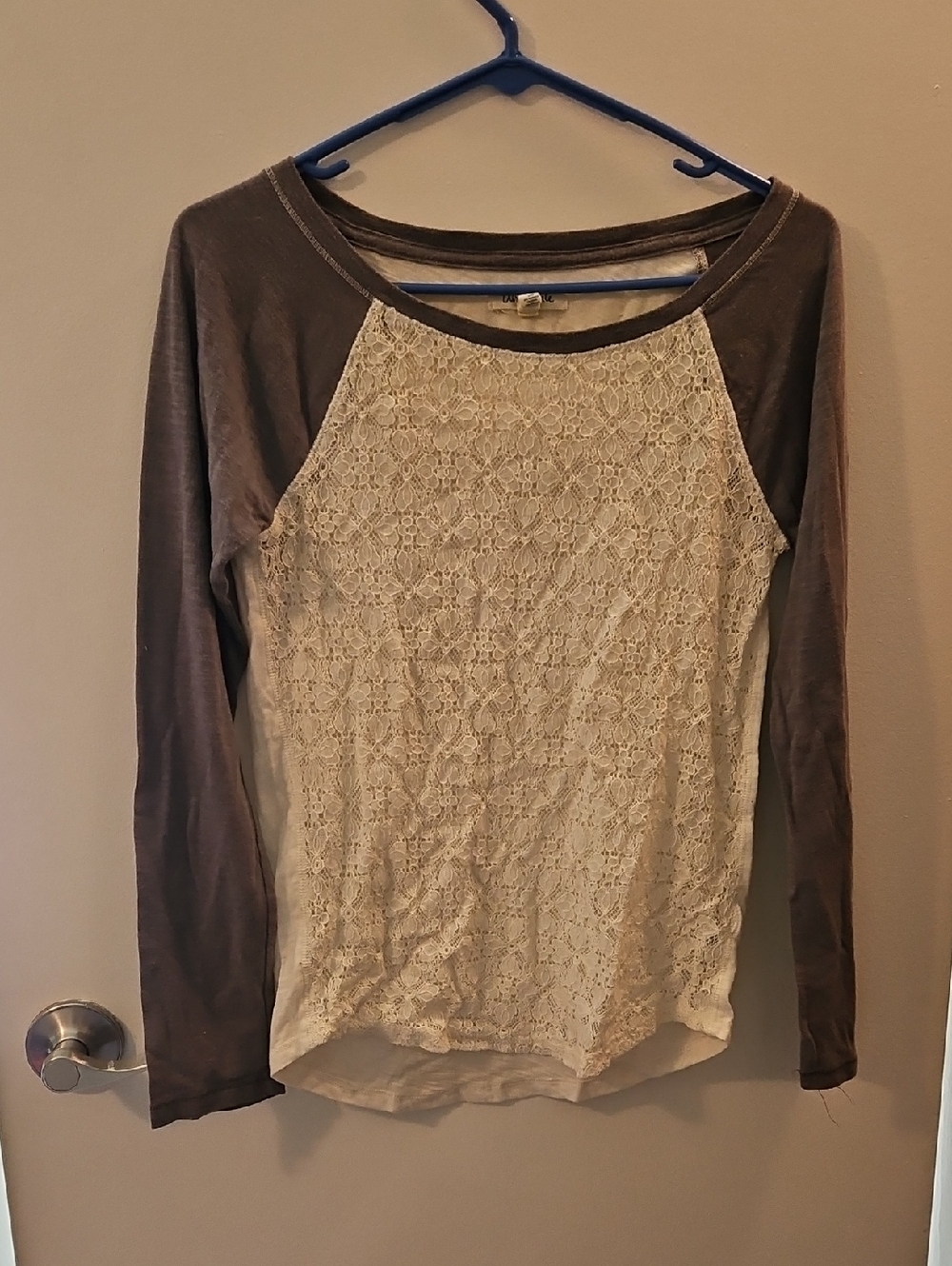 Women’s Lace Front Raglan Long Sleeve Top - Cream and Brown